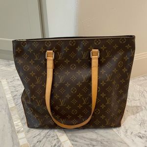 Louis Vuitton tote in GUC. Dustbag included. SOLD